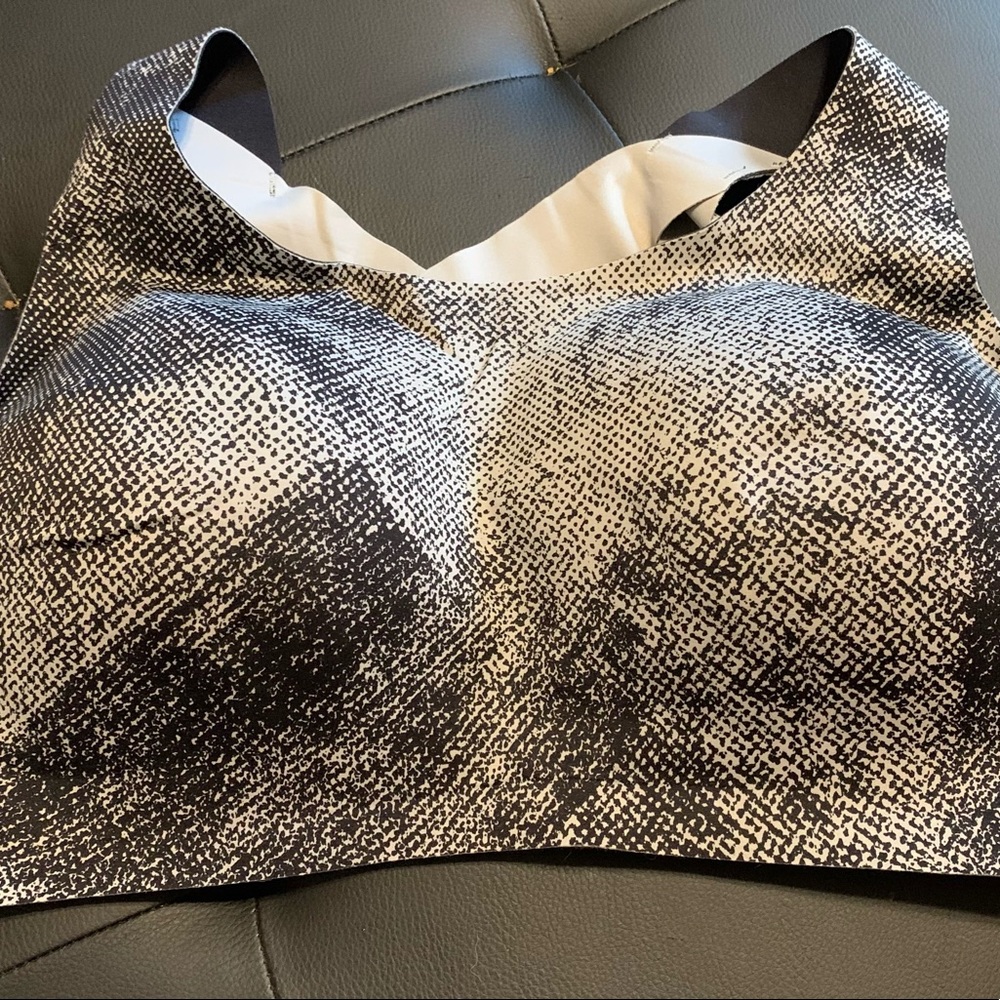 LuLuLemon Enlite Weave-Back Sports Bra